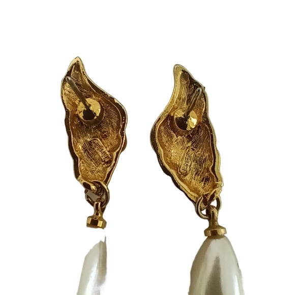 Vintage Napier Gold Tone Shell Tear Drop Pearl Drop Down Dangle Pierced Earring - Picture 5 of 5